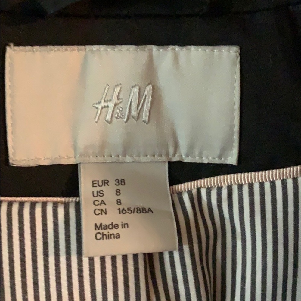 H&M black one button blazer - Picture 4 of 8